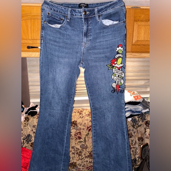 Jean - Picture 2 of 3